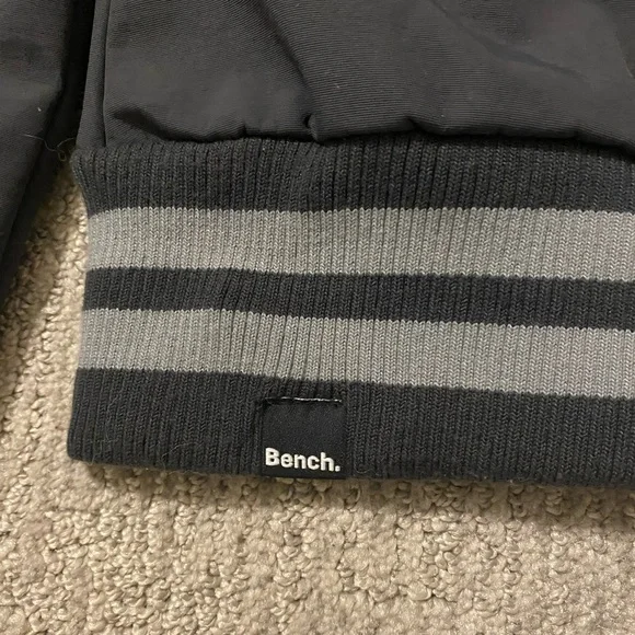 Bench Light Jacket - Picture 5 of 6